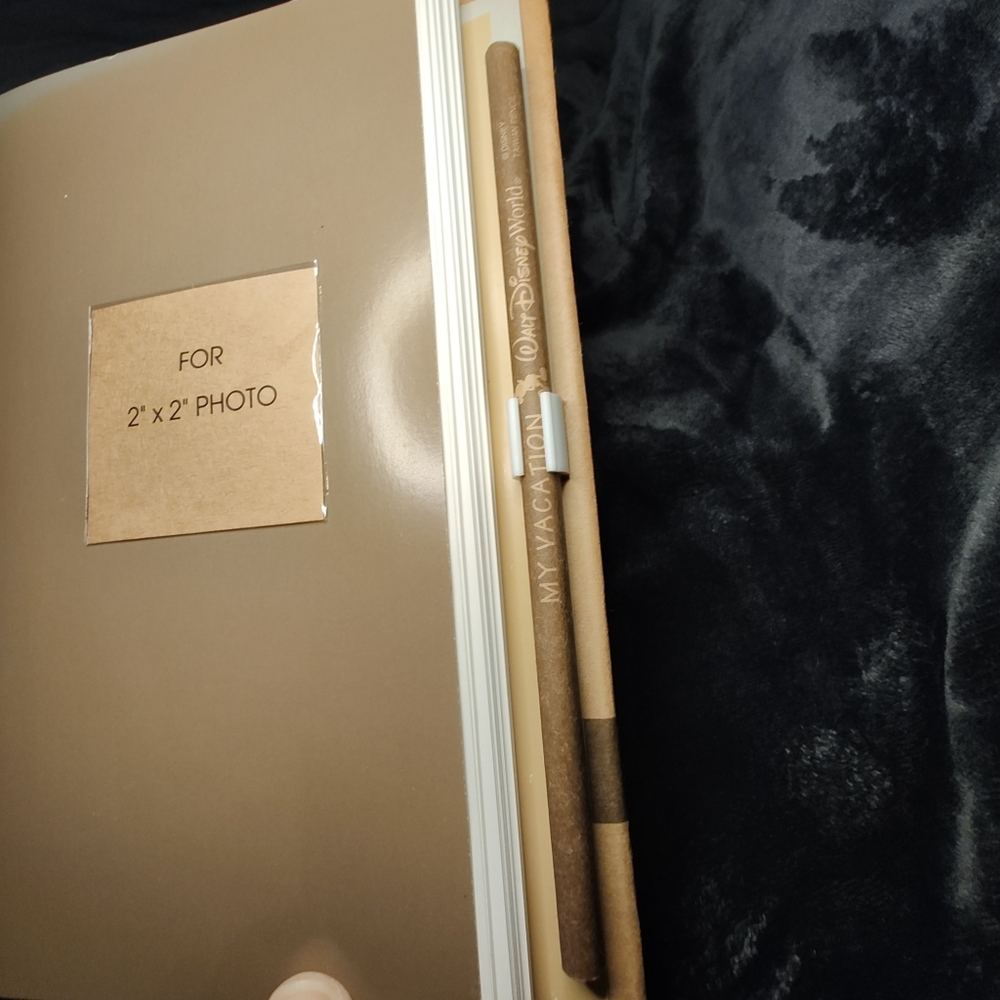 Walt Disney World Vacation Journal with pencil Mickey Mouse - Picture 2 of 9